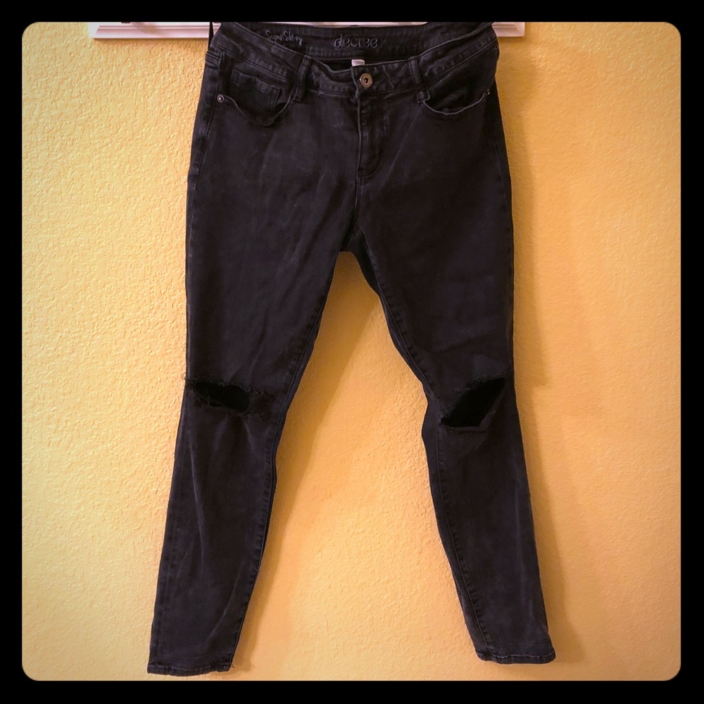 Black skinny ripped jeans